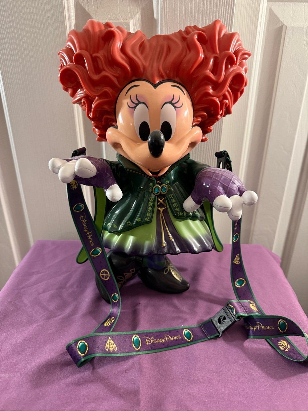 Disney Minnie Mouse Hocus Pocus sipper.